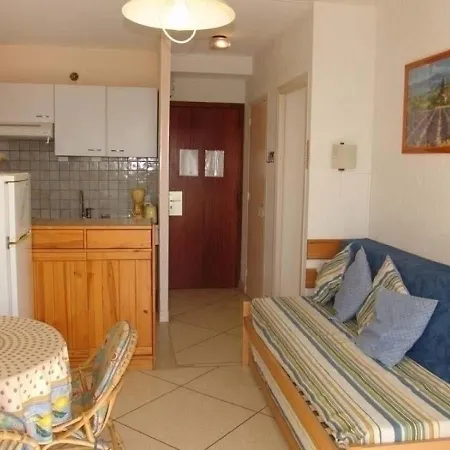 Apartament Lavandou Plage 8 *